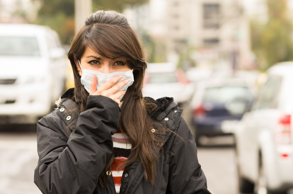 Woman wearing face mask